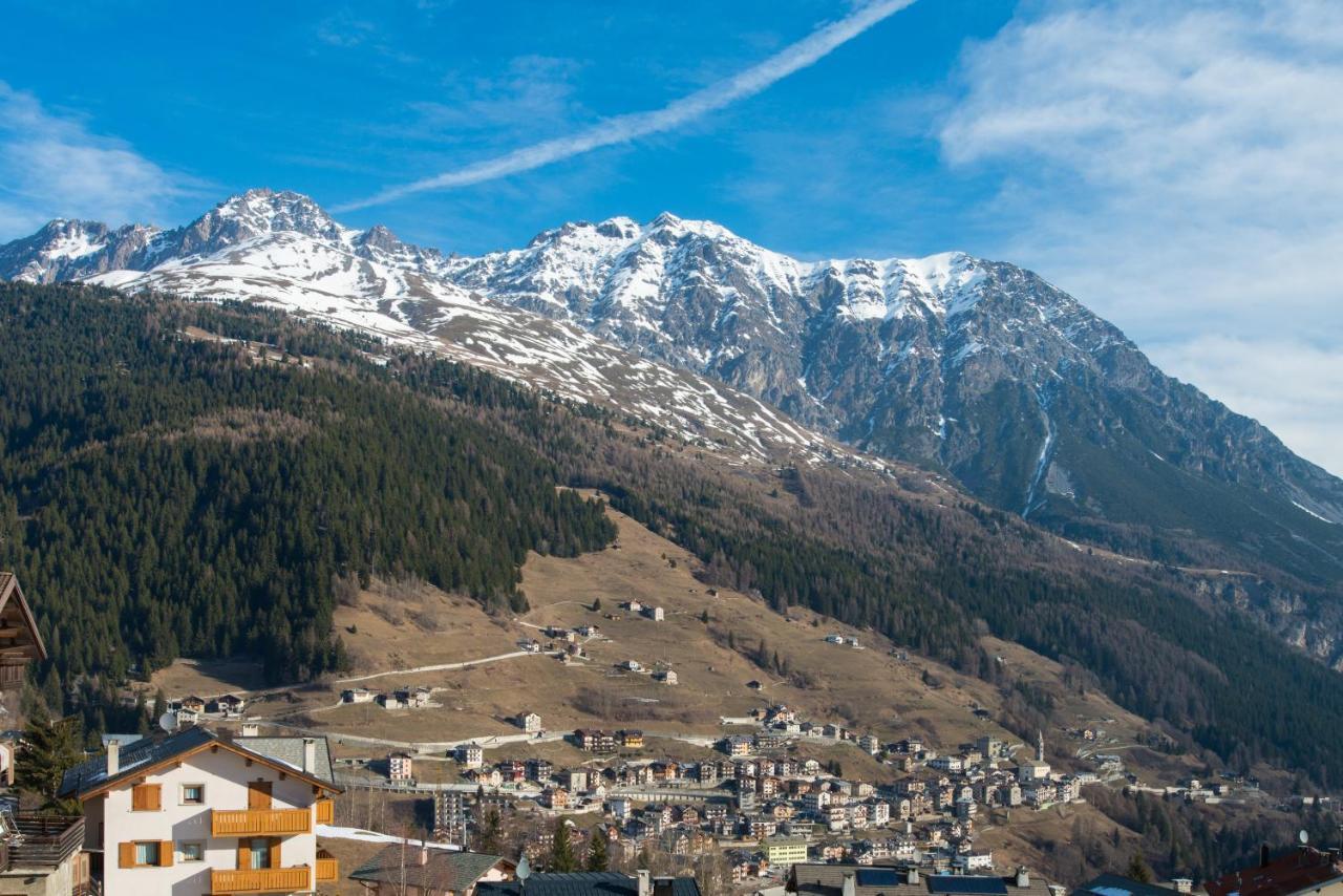 Hotel San Carlo, Tra Bormio E Livigno Isolaccia Exterior foto